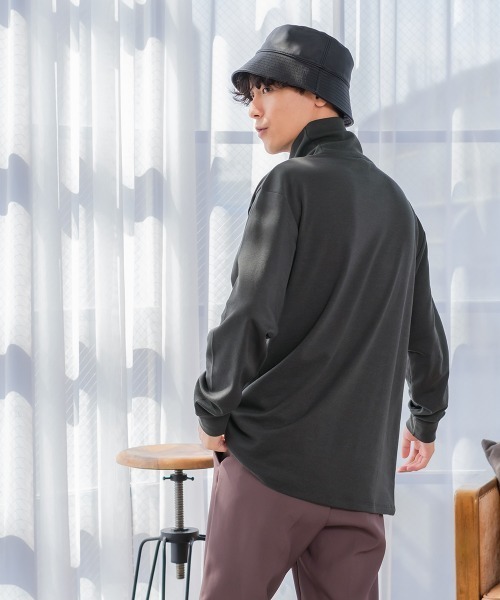 improves(インプローブス)の「サステナブルポリ ポンチ タートルネック ロンT(Tシャツ/カットソー・メンズ・ホワイト/グレイッシュベージュ/ワイン/スミクロ・MEDIUM/LARGE)」の11枚目の写真