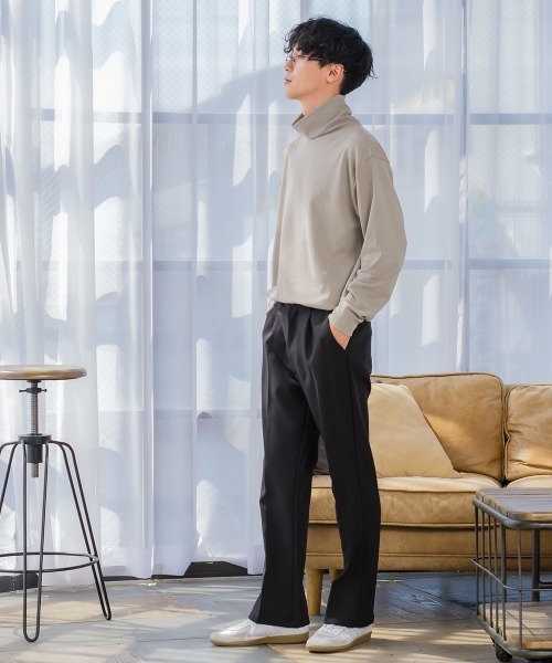 improves(インプローブス)の「サステナブルポリ ポンチ タートルネック ロンT(Tシャツ/カットソー・メンズ・ホワイト/グレイッシュベージュ/ワイン/スミクロ・MEDIUM/LARGE)」の8枚目の写真