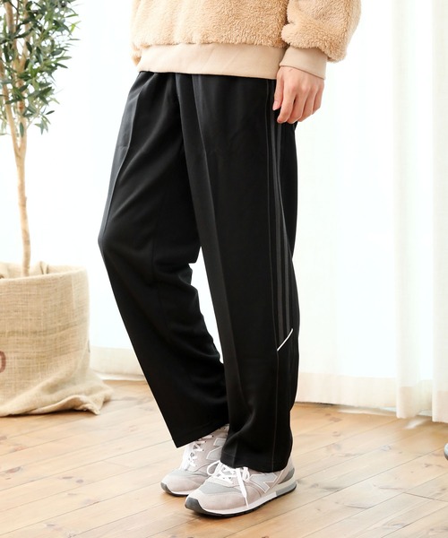 TopIsm（トップイズム）の「【2022】サイドライン入りストレートジャージトラックパンツ（その他パンツ・メンズ・ネイビー/ブラック×グレー/ブラック×ホワイト/ブラック×ゴールド・LL/M/L）」の2枚目の写真