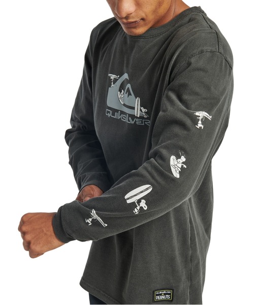 Quiksilver（クイックシルバー）の「PEANUTS GO WITH THE/クイックシルバーピーナッツコラボ長袖ロンT（Tシャツ/カットソー・メンズ・ブラック/ホワイト・SMALL/MEDIUM/LARGE）」の2枚目の写真