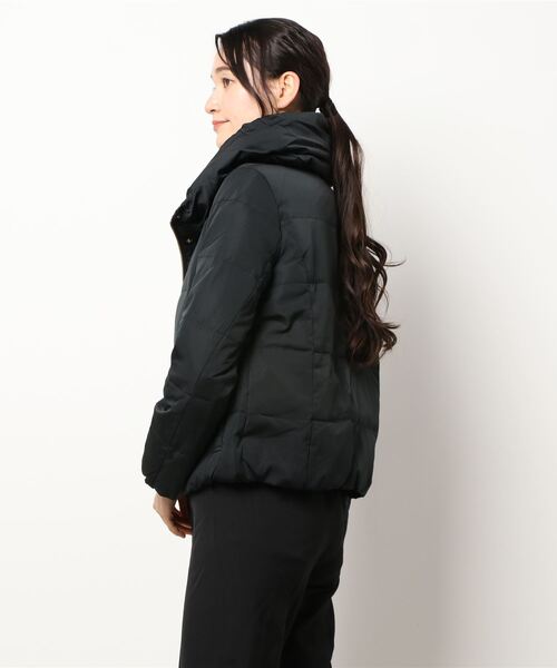 IKKA LOUNGE（イッカラウンジ）の「ピーチスキンダウンジャケット（ダウンジャケット/コート・レディース・キャメル/ブラック・L/M）」の4枚目の写真