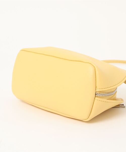 AULI（アウリィ）の「ラウンドZIPショルダーバッグ（ショルダーバッグ・レディース・ブラック/ベージュ/イエロー/イエロー×グリーン・FREE）」の8枚目の写真