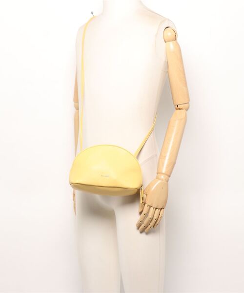 AULI（アウリィ）の「ラウンドZIPショルダーバッグ（ショルダーバッグ・レディース・ブラック/ベージュ/イエロー/イエロー×グリーン・FREE）」の6枚目の写真