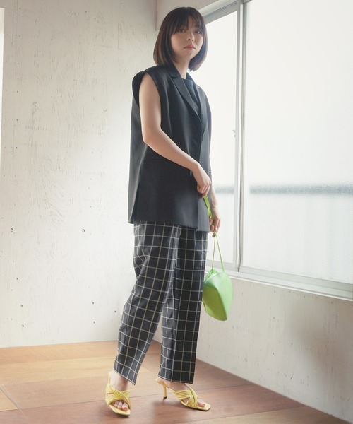 AULI（アウリィ）の「ラウンドZIPショルダーバッグ（ショルダーバッグ・レディース・ブラック/ベージュ/イエロー/イエロー×グリーン・FREE）」の17枚目の写真