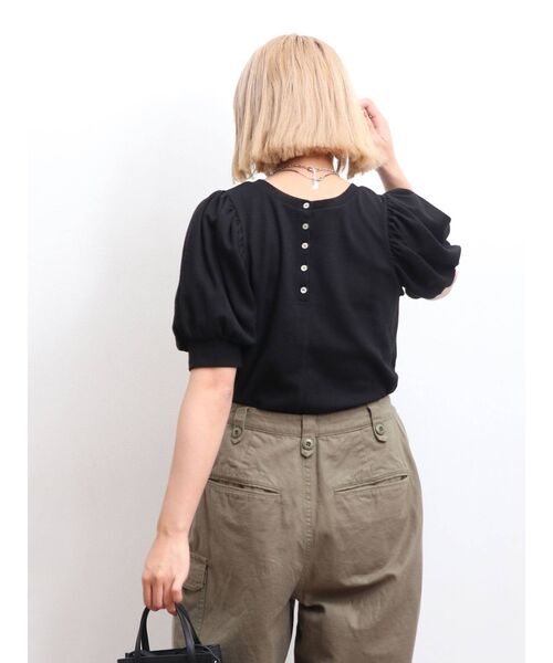 Ungrid(アングリッド)の「【WEB限定】ショルダーデザインTee(Tシャツ/カットソー・レディース・オフホワイト/ブラック/オレンジ/ブルー・FREE)」の7枚目の写真