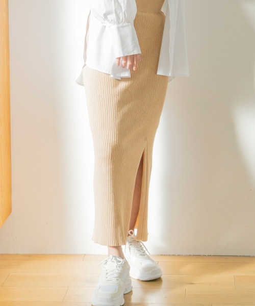 Brownie（ブラウニー）の「Brownie 深スリット リブニットスカート（スカート・レディース・ベージュ/パープル/アイボリー/ダークグレー・FREE）」の22枚目の写真