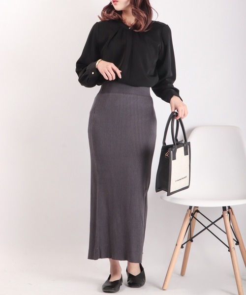 Brownie（ブラウニー）の「Brownie 深スリット リブニットスカート（スカート・レディース・ベージュ/パープル/アイボリー/ダークグレー・FREE）」の21枚目の写真