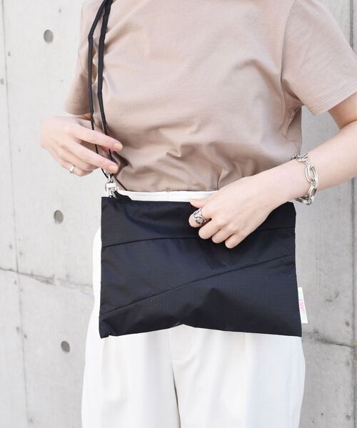 SUSAN BIJL(スーザンベル)の「SUSAN BIJL:SACOHE◇(ショルダーバッグ・レディース・ライトブルー/ブラック/イエロー・ONE SIZE)」の16枚目の写真