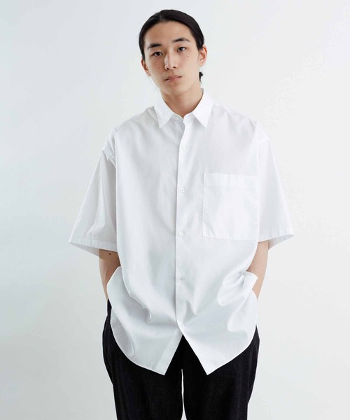 ADAM ET ROPE'（アダムエロペ）の「ビッグシルエット レギュラーカラー 半袖シャツ（シャツ/ブラウス・メンズ・ホワイト/ブルー・M/L）」の4枚目の写真