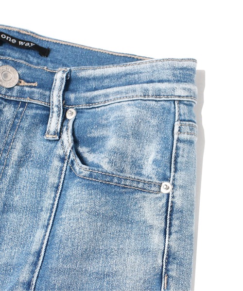 one way（ワンウェイ）の「センタースリットデニムフレアパンツ（デニムパンツ・レディース・ライトブルー/ブラック系その他/ダークブルー・S/M）」の5枚目の写真