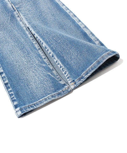 one way（ワンウェイ）の「センタースリットデニムフレアパンツ（デニムパンツ・レディース・ライトブルー/ブラック系その他/ダークブルー・S/M）」の7枚目の写真