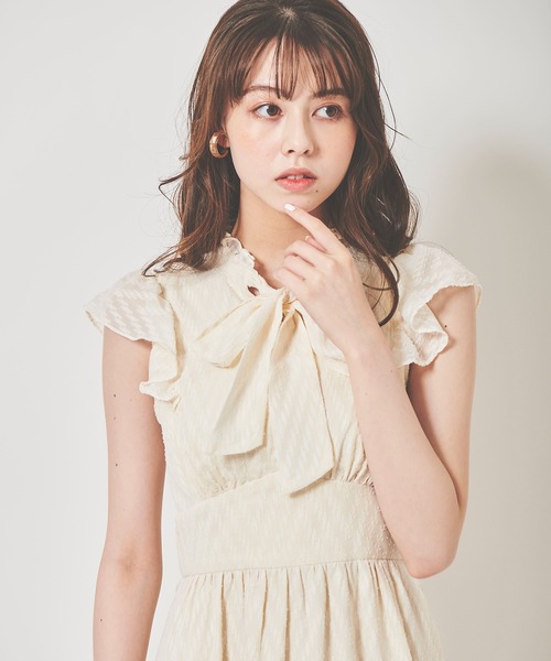 31 Sons de mode（トランテアン　ソン　ドゥ　モード）の「リボンタイラッフルスリーブワンピース（ワンピース・レディース・ピンク/ブラック/オフホワイト・36/38）」の10枚目の写真