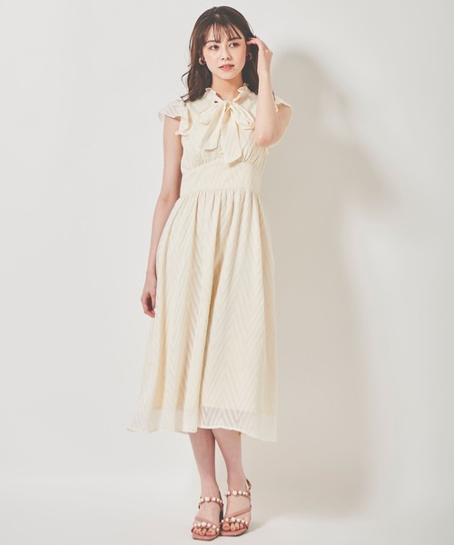 31 Sons de mode（トランテアン　ソン　ドゥ　モード）の「リボンタイラッフルスリーブワンピース（ワンピース・レディース・ピンク/ブラック/オフホワイト・36/38）」の4枚目の写真