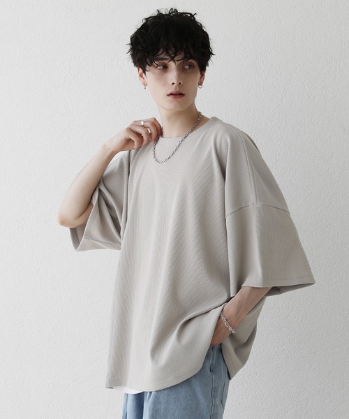 ASTRONOMY(アストロノミー)の「リップルプリーツビッグシルエットドルマンTシャツ(Tシャツ/カットソー・メンズ・ライトグレー/ブラック/イエロー/グリーン/モカ/チャコール・S/M/L)」の3枚目の写真