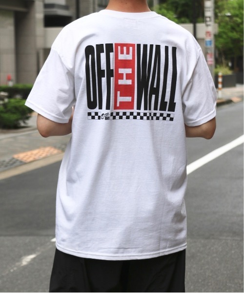 VANS(バンズ)の「VANS/ヴァンズ SCENE 21 OTW S/S TEE シーン21オフザウォール SS TEE(Tシャツ/カットソー・メンズ・ホワイト/ネイビー/イエロー・MEDIUM/LARGE/X-LARGE)」の2枚目の写真