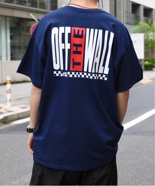 VANS(バンズ)の「VANS/ヴァンズ SCENE 21 OTW S/S TEE シーン21オフザウォール SS TEE(Tシャツ/カットソー・メンズ・ホワイト/ネイビー/イエロー・MEDIUM/LARGE/X-LARGE)」の15枚目の写真
