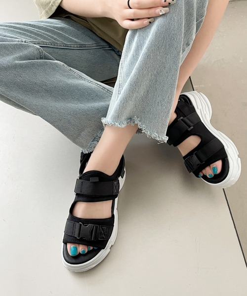 Shoes in Closet（シューズインクローゼット）の「軽量厚底 クッションソール バックルベルト フィット スポーツサンダル 8689（サンダル・レディース・ブラック/アイボリー/ブラック×ホワイト・3L/4L/5L/6L/XS/XXS/LL/S/M/L）」の9枚目の写真