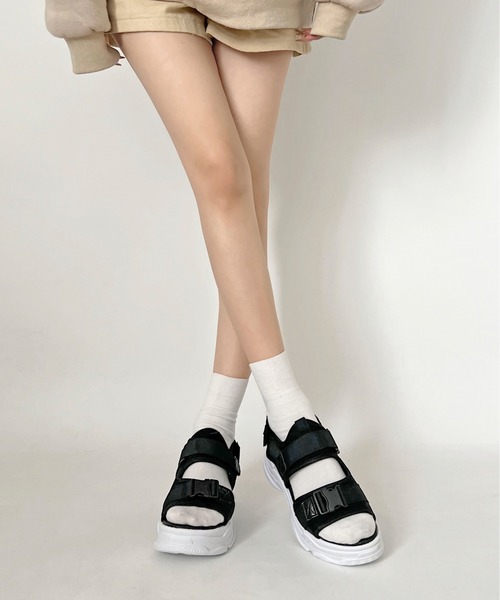 Shoes in Closet（シューズインクローゼット）の「軽量厚底 クッションソール バックルベルト フィット スポーツサンダル 8689（サンダル・レディース・ブラック/アイボリー/ブラック×ホワイト・3L/4L/5L/6L/XS/XXS/LL/S/M/L）」の22枚目の写真