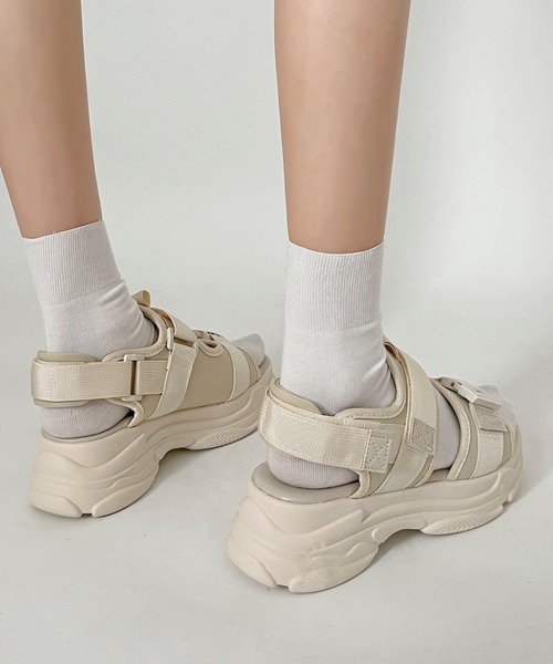 Shoes in Closet（シューズインクローゼット）の「軽量厚底 クッションソール バックルベルト フィット スポーツサンダル 8689（サンダル・レディース・ブラック/アイボリー/ブラック×ホワイト・3L/4L/5L/6L/XS/XXS/LL/S/M/L）」の12枚目の写真