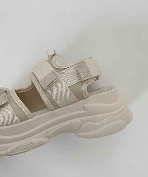 Shoes in Closet（シューズインクローゼット）の「軽量厚底 クッションソール バックルベルト フィット スポーツサンダル 8689（サンダル・レディース・ブラック/アイボリー/ブラック×ホワイト・3L/4L/5L/6L/XS/XXS/LL/S/M/L）」の11枚目の写真