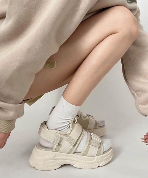 Shoes in Closet（シューズインクローゼット）の「軽量厚底 クッションソール バックルベルト フィット スポーツサンダル 8689（サンダル・レディース・ブラック/アイボリー/ブラック×ホワイト・3L/4L/5L/6L/XS/XXS/LL/S/M/L）」の15枚目の写真