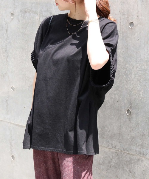 HONEYSUCKLE ROSE（ハニーサックルローズ）の「【HONEYSUCKLE ROSE】ギャザースリーブチュニック（チュニック・レディース・ブラック/ホワイト/パープル・M/L）」の3枚目の写真