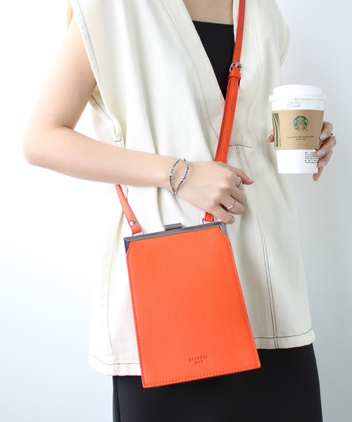 GeeRA（ジーラ）の「がま口スクエアショルダー（ショルダーバッグ・レディース・ブラック/ベージュ/ピンク/オレンジ・FREE）」の4枚目の写真