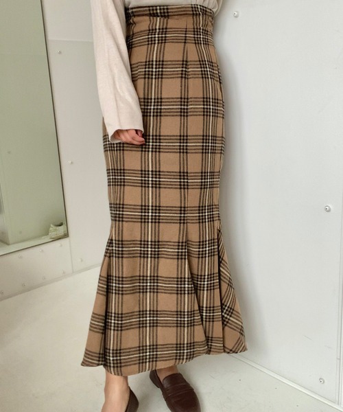 LAUIR（ラウアー）の「チェックマーメイドスカート（スカート・レディース・グリーン/ブラウン/ネイビー/ベージュ・LARGE/X-LARGE/SMALL/MEDIUM）」の2枚目の写真