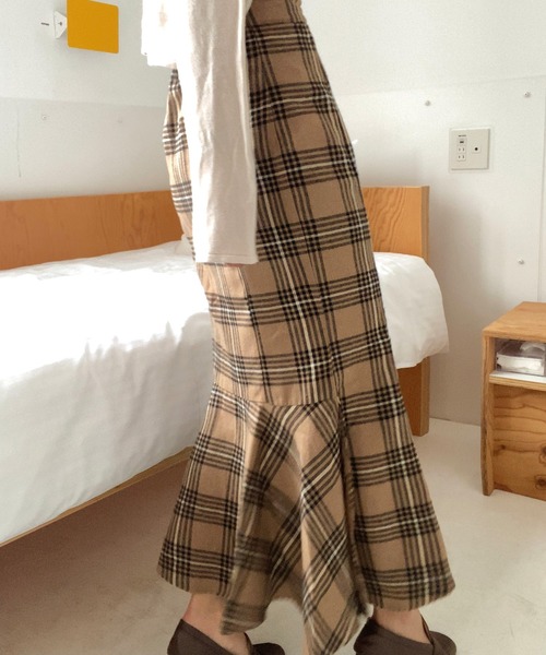 LAUIR（ラウアー）の「チェックマーメイドスカート（スカート・レディース・グリーン/ブラウン/ネイビー/ベージュ・LARGE/X-LARGE/SMALL/MEDIUM）」の7枚目の写真