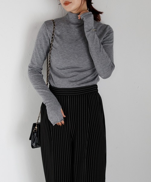 r.（アールドット）の「フィンガーホール タートルニット（ニット/セーター・レディース・ブラック/ダークグリーン/パープル/オレンジ/マスタード/モカ/キナリ/オフホワイト/グレー/ブルー/ブラウン/ライム/レッド/チャコールグレー/ターコイズブルー/グリーン/ピンク・FREE）」の4枚目の写真