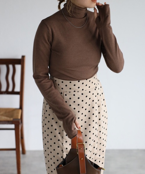 r.（アールドット）の「フィンガーホール タートルニット（ニット/セーター・レディース・ブラック/ダークグリーン/パープル/オレンジ/マスタード/モカ/キナリ/オフホワイト/グレー/ブルー/ブラウン/ライム/レッド/チャコールグレー/ターコイズブルー/グリーン/ピンク・FREE）」の7枚目の写真