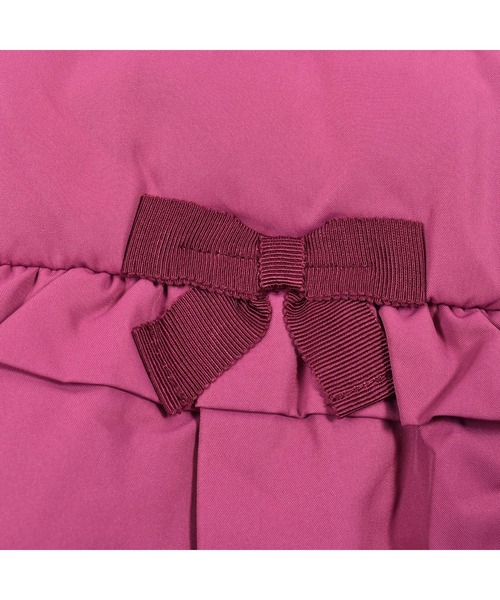 BeBe（ベベ）の「BeBe/撥水 タフタ 裾 フリル ダウン ベスト (90~150cm)（ダウンベスト・キッズ・ピンク/ネイビー・120/140/100/110/90/150/130）」の4枚目の写真