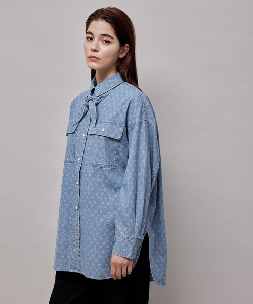 ROPE'（ロペ）の「セットアップ対応/サスティナブルタイ付きデニムシャツ（シャツ/ブラウス・レディース・ブラック/ブルー系その他4・38）」の3枚目の写真