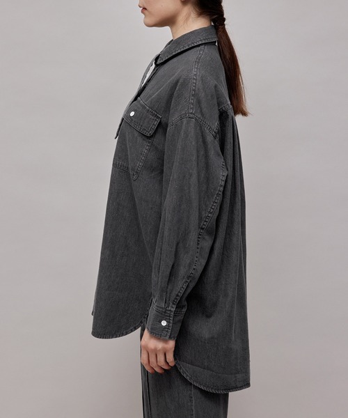 ROPE'（ロペ）の「セットアップ対応/サスティナブルタイ付きデニムシャツ（シャツ/ブラウス・レディース・ブラック/ブルー系その他4・38）」の9枚目の写真