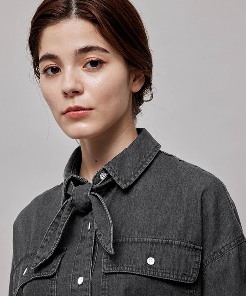 ROPE'（ロペ）の「セットアップ対応/サスティナブルタイ付きデニムシャツ（シャツ/ブラウス・レディース・ブラック/ブルー系その他4・38）」の20枚目の写真