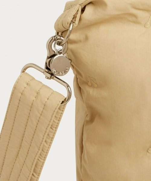 Bonpoint（ボンポワン）の「チェリーエンブロイダリー バッグ（マザーズバッグ・キッズ・ベージュ系その他・FREE）」の4枚目の写真