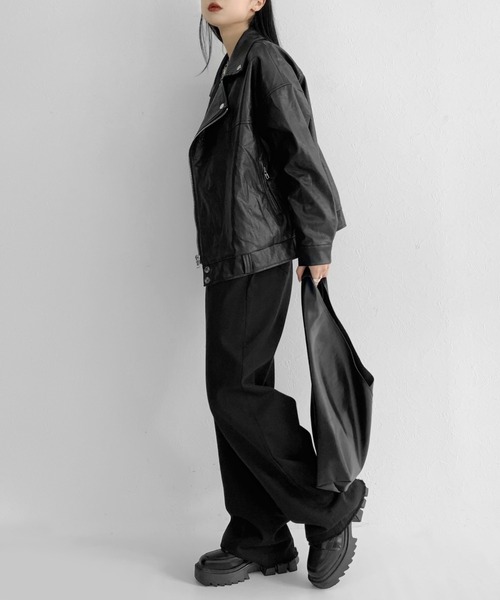 LVEU.（ラブユ.）の「Faux leather over riders jacket / 合皮オーバーライダースジャケット（ライダースジャケット・レディース・ブラック・FREE）」の2枚目の写真