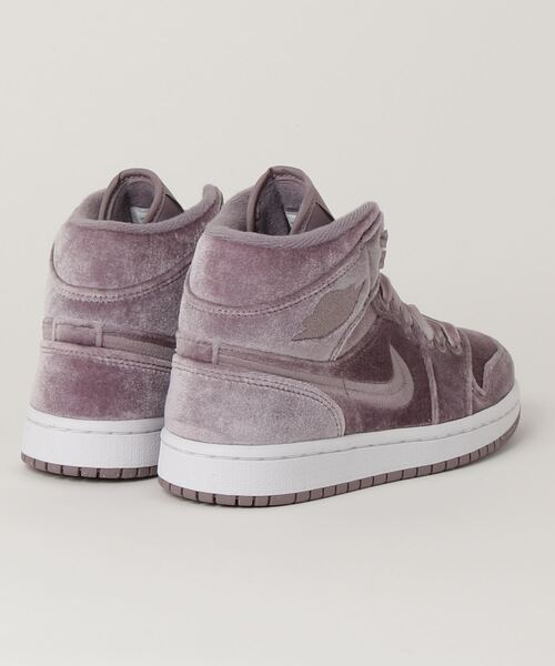 NIKE WMNS AIR JORDAN 1 MID SE DQ8397-500