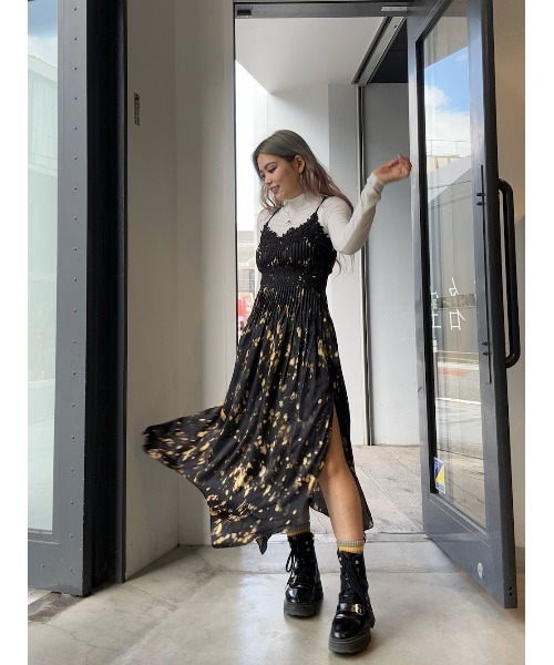 ALLSAINTS(オールセインツ)の「FRANCESCO RINA ROLL NECK T-SHIRT | FRANCESCO RINA ロール ネック Tシャツ(Tシャツ/カットソー・レディース・アイボリー・10/6/4/8)」の16枚目の写真