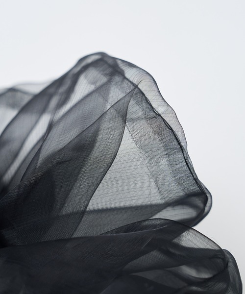 one after another NICE CLAUP（ワンアフターアナザーナイスクラップ）の「シアーシュシュ（ヘアゴム・レディース・ブラック/モカ・FREE）」の13枚目の写真