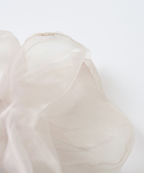 one after another NICE CLAUP（ワンアフターアナザーナイスクラップ）の「シアーシュシュ（ヘアゴム・レディース・ブラック/モカ・FREE）」の14枚目の写真