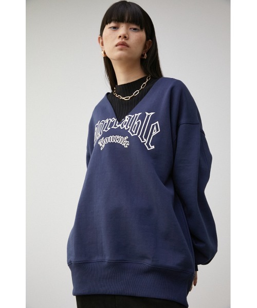 AZUL by moussy（アズールバイマウジー）の「LOGO V/NECK LOGO SWEAT TOPS/ロゴVネックロゴスウェットトップス（スウェット・レディース・チャコールグレー/オレンジ/ネイビー・SMALL/MEDIUM）」の19枚目の写真