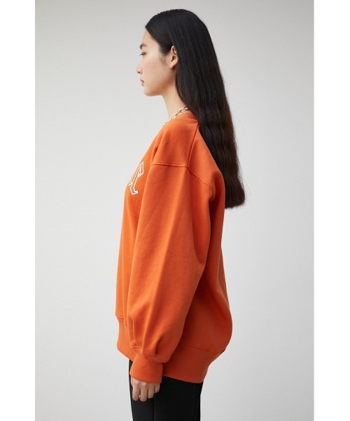 AZUL by moussy（アズールバイマウジー）の「LOGO V/NECK LOGO SWEAT TOPS/ロゴVネックロゴスウェットトップス（スウェット・レディース・チャコールグレー/オレンジ/ネイビー・SMALL/MEDIUM）」の6枚目の写真