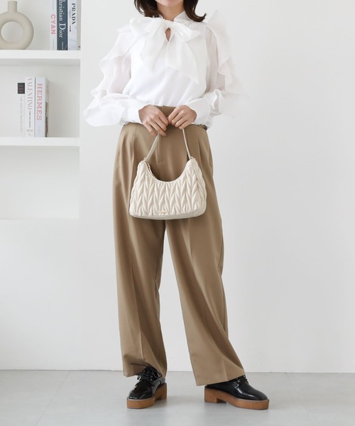 archives（アルシーヴ）の「ウェーブキルトバッグ（ハンドバッグ・レディース・ブラック/アイボリー/ピンクベージュ・FREE）」の8枚目の写真