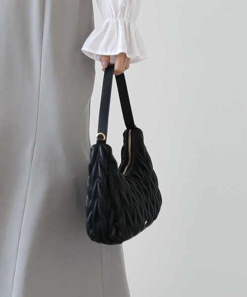 archives（アルシーヴ）の「ウェーブキルトバッグ（ハンドバッグ・レディース・ブラック/アイボリー/ピンクベージュ・FREE）」の12枚目の写真