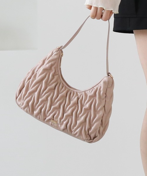 archives（アルシーヴ）の「ウェーブキルトバッグ（ハンドバッグ・レディース・ブラック/アイボリー/ピンクベージュ・FREE）」の10枚目の写真