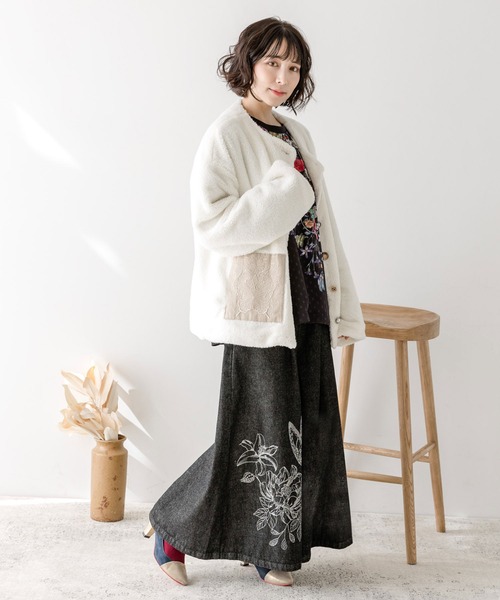 iS ScoLar(イズスカラー)の「523088:蝶花刺繍デニムパンツ(デニムパンツ・レディース・ブラック/ブルー・M)」の13枚目の写真