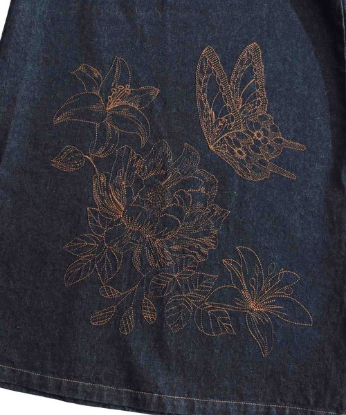 iS ScoLar(イズスカラー)の「523088:蝶花刺繍デニムパンツ(デニムパンツ・レディース・ブラック/ブルー・M)」の8枚目の写真