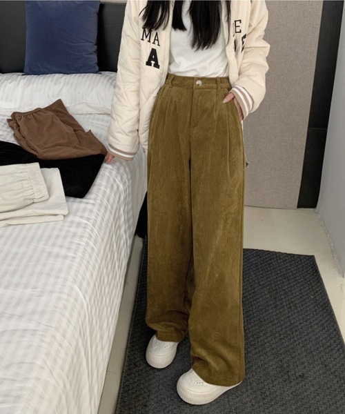 aimoha(アイモハ)の「コーディロイタックワイドパンツ(その他パンツ・レディース・ブラック/ホワイト/イエロー/チョコ・SMALL/MEDIUM/LARGE)」の17枚目の写真