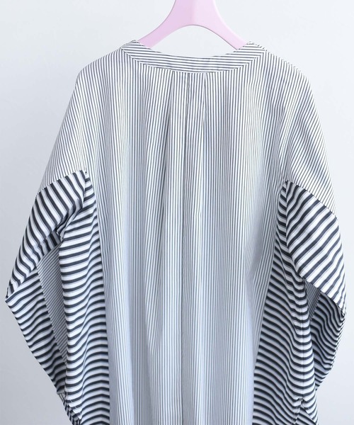 Eimee Law（エイミーロウ）の「ドロストネック ストライプブラウス（シャツ/ブラウス・レディース・オフホワイト/サックスブルー/ブルー・38）」の7枚目の写真